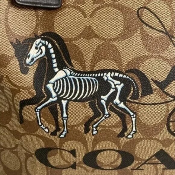 New Coach Halloween tote and pumpkin driver coach wagon new - Picture 2 of 6